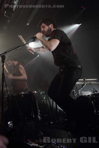 FOALS - 2012-12-13 - PARIS - La Maroquinerie - Yannis Philippakis - Jimmy Smith